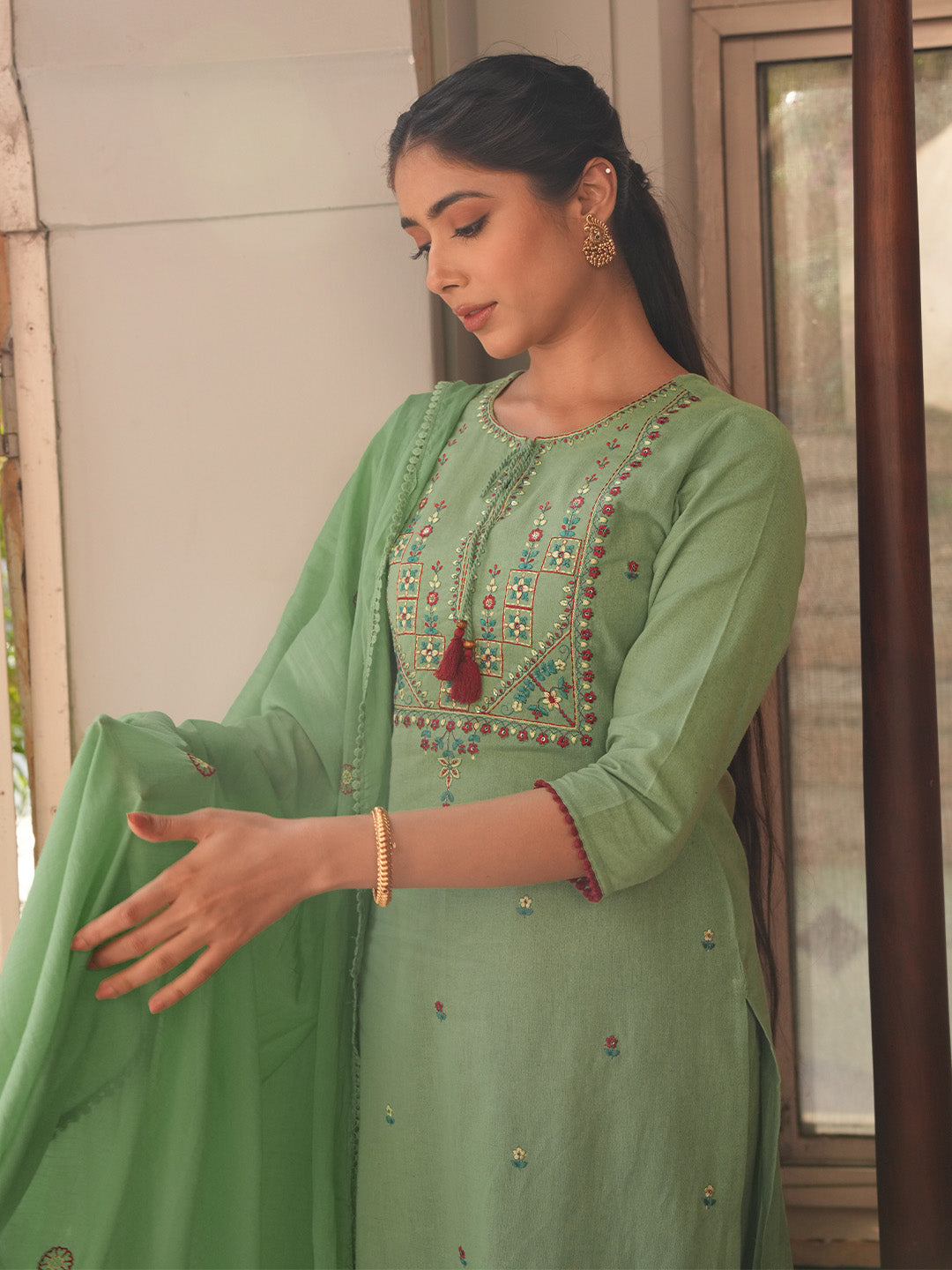 Janasya Women's Mint Green Linen Cotton Embroidered Straight Kurta Set
