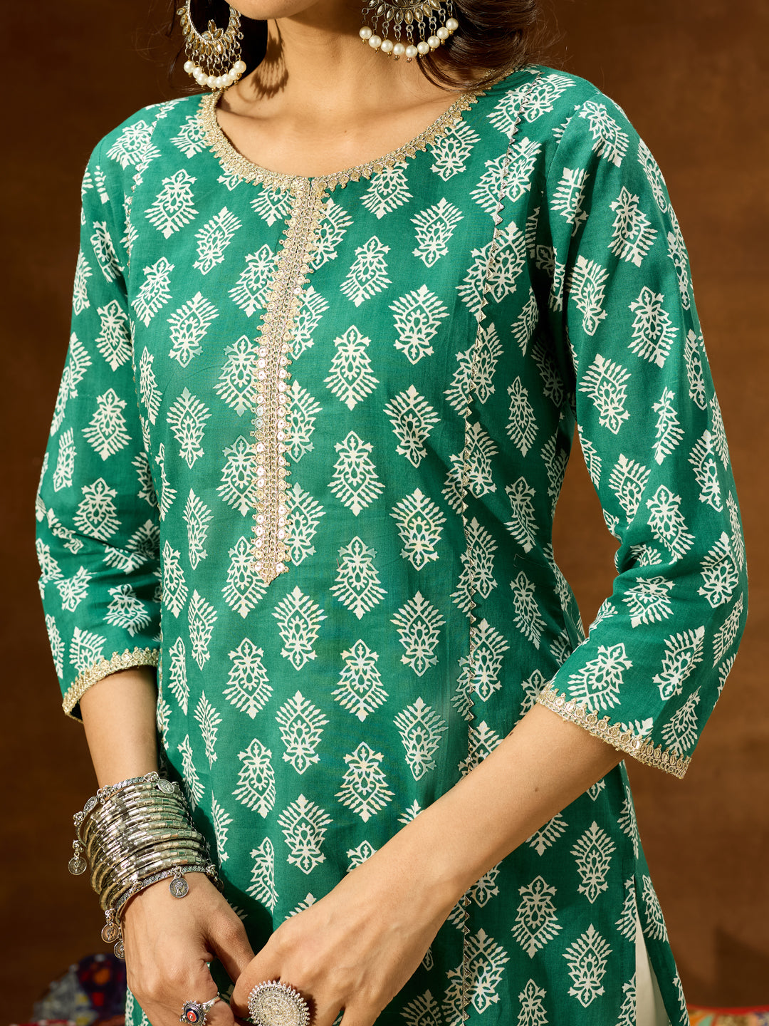 Janasya Women's Green Pure Cotton Ethnic Motifs Printed Straight Kurta