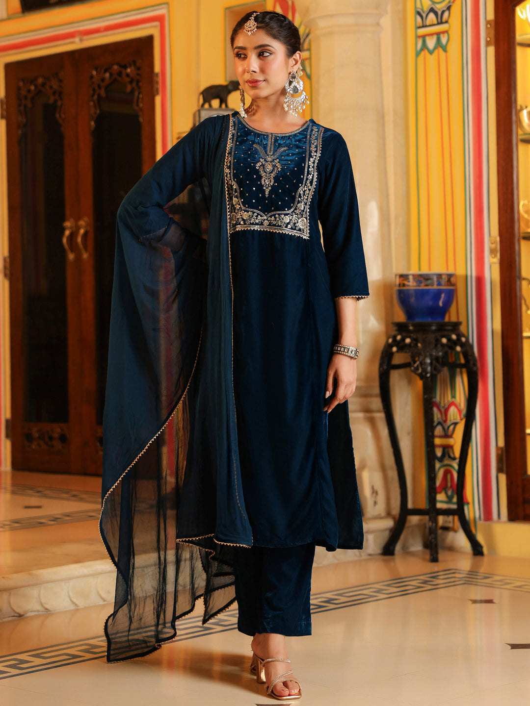 Janasya Women's Teal Blue Velvet Zari Yoke Embroidered Straight Kurta Set