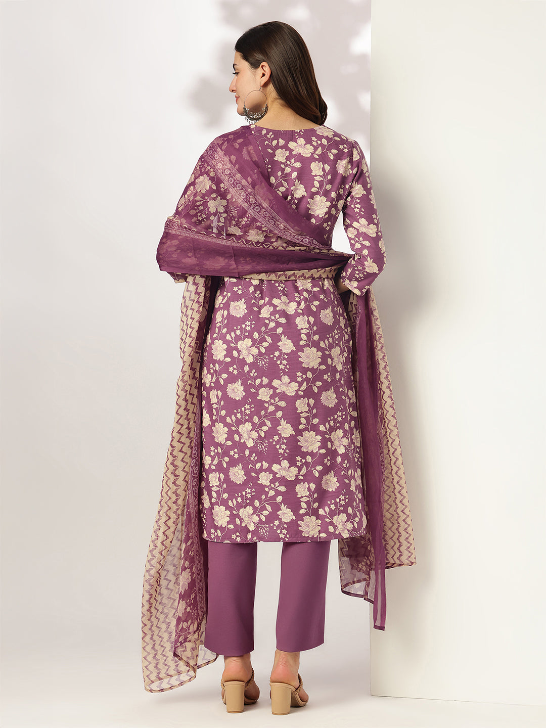 Janasya Women's Purple Rayon Floral Printed Straight Kurta Set