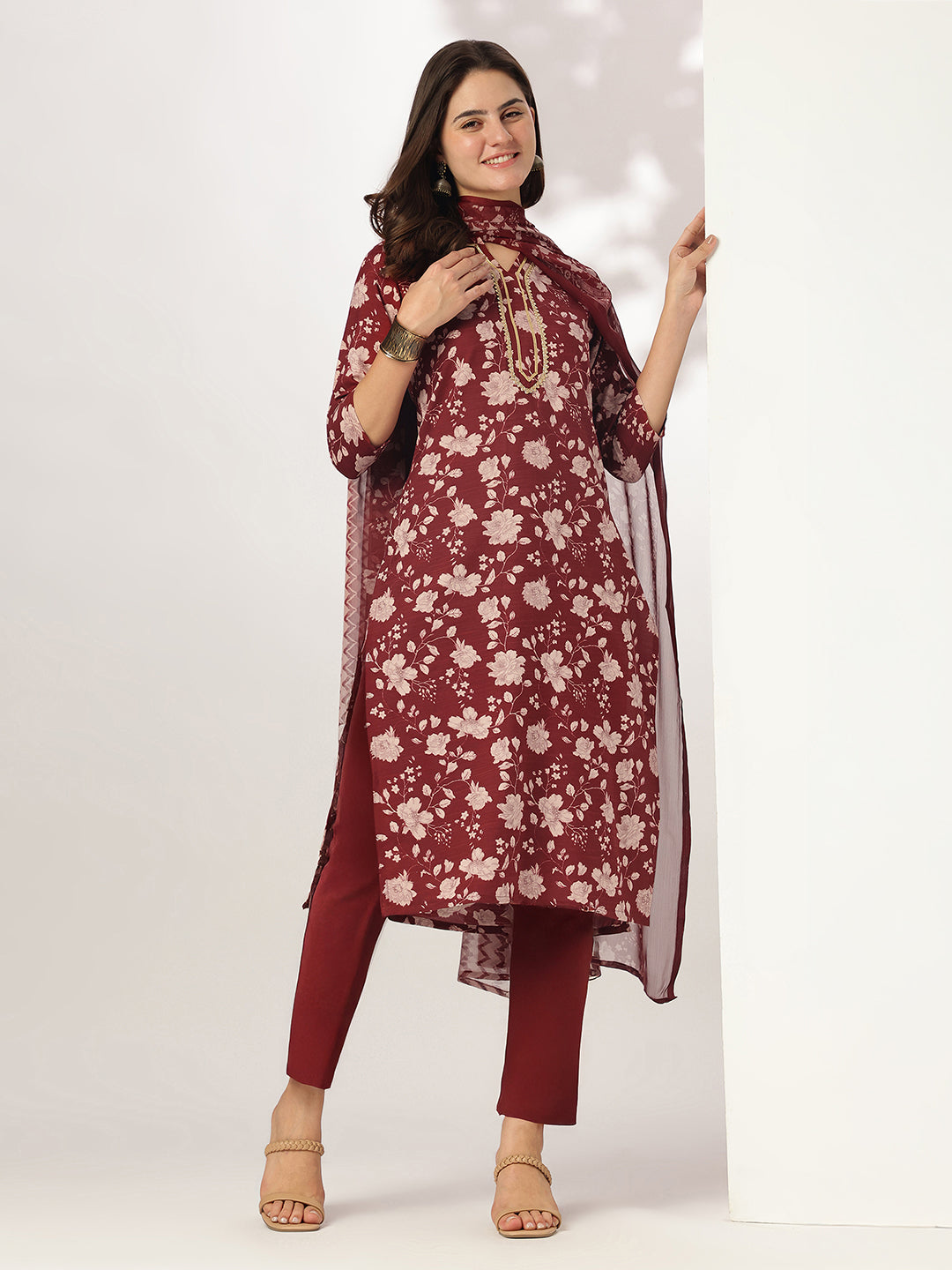 Janasya Women's Maroon Rayon Floral Printed Straight Kurta Set