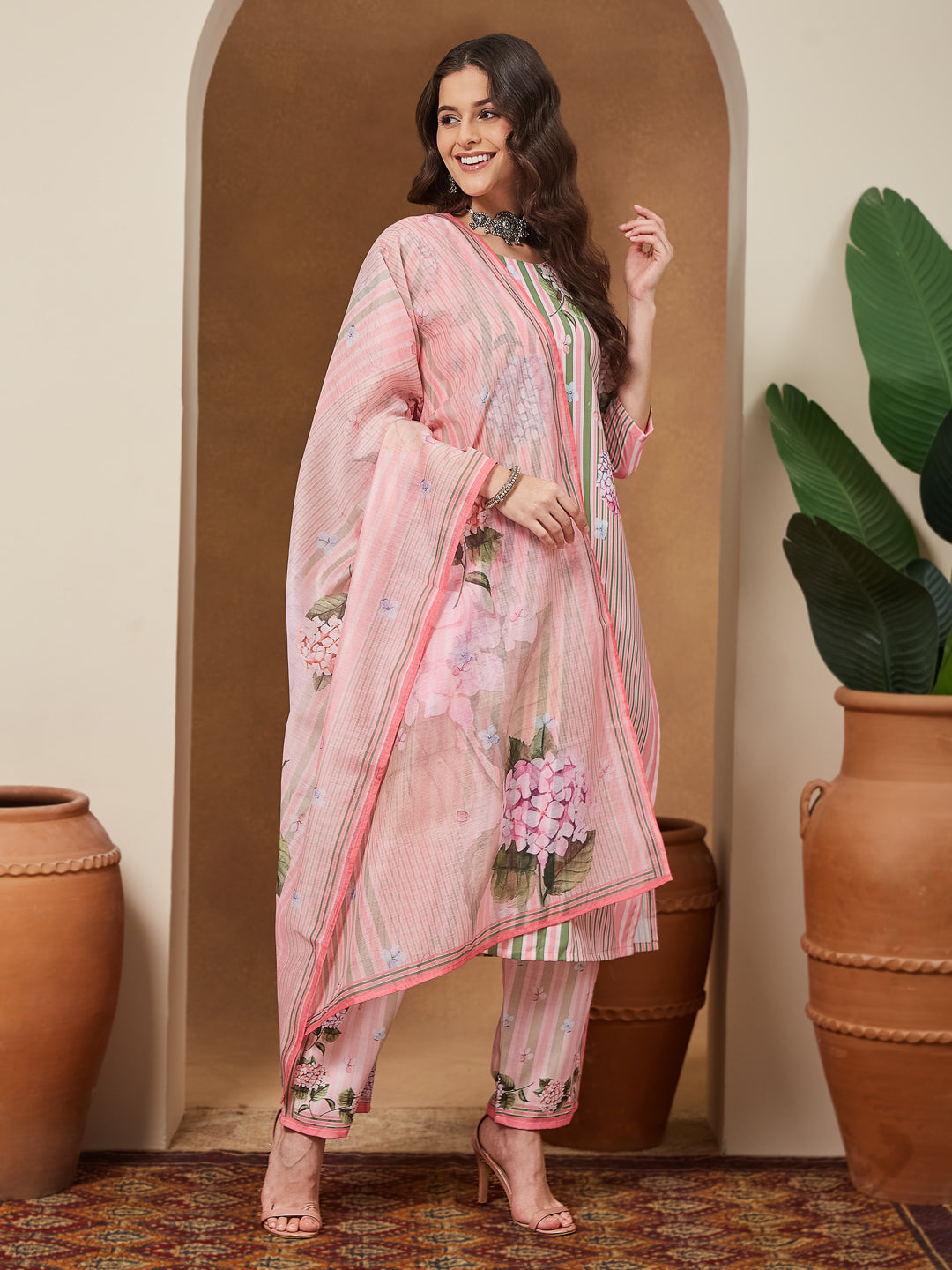 Janasya Women's Light Pink Cotton Blend Floral Printed Straight Kurta Set