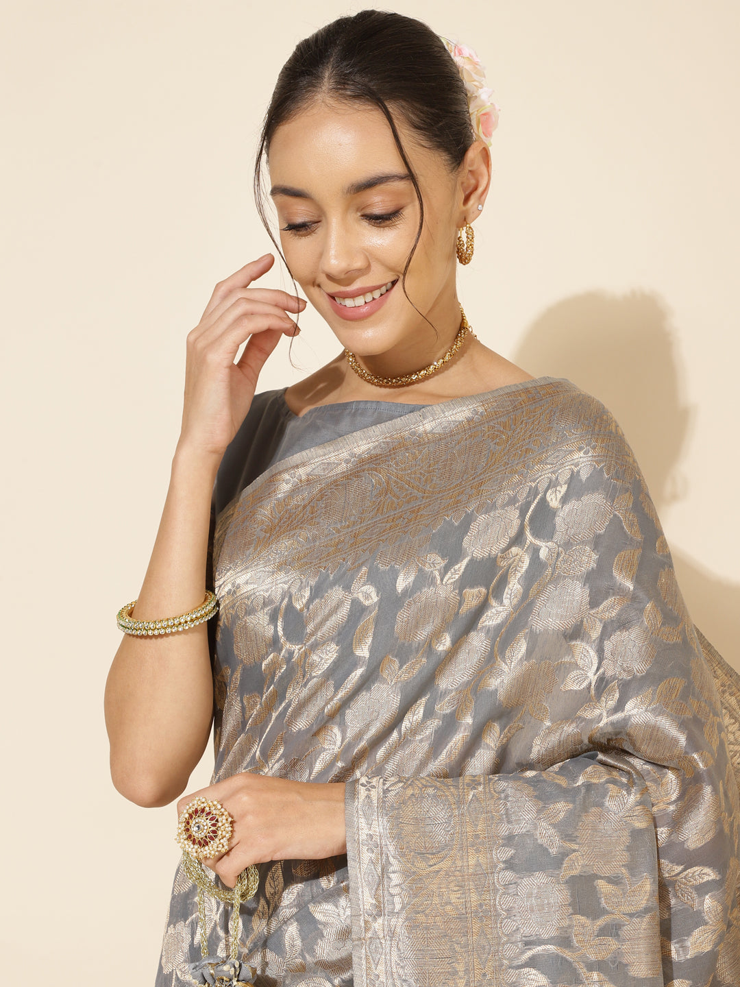 Grey Chanderi Silk Floral Saree with Unstitched Blouse Piece