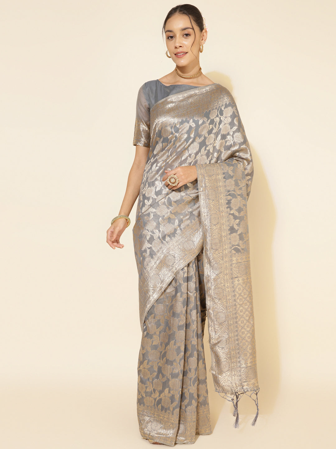 Grey Chanderi Silk Floral Saree with Unstitched Blouse Piece