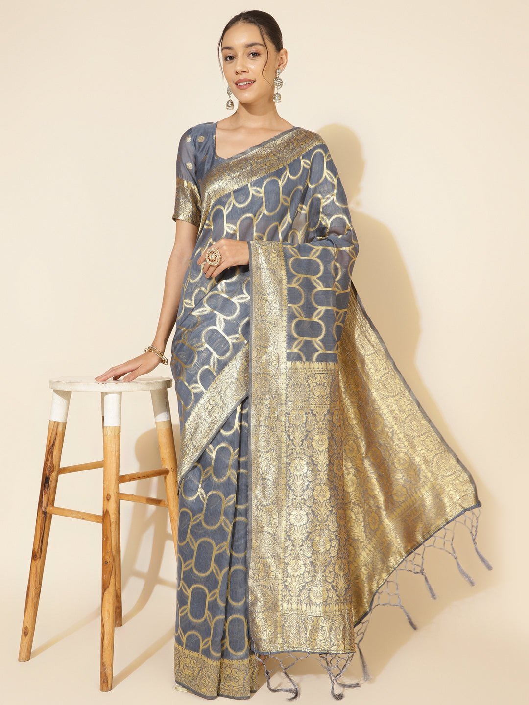 Grey Chanderi Silk Geometric Design Saree with Unstitched Blouse Piece