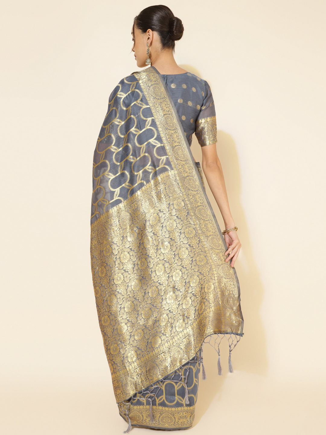 Grey Chanderi Silk Geometric Design Saree with Unstitched Blouse Piece