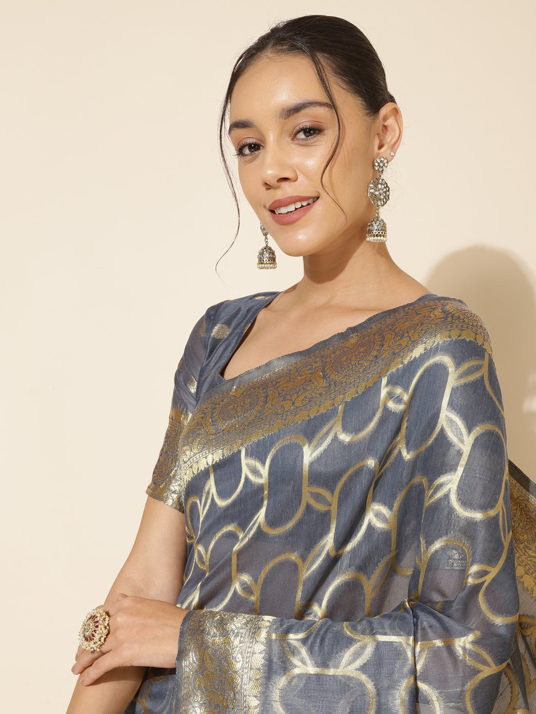 Grey Chanderi Silk Geometric Design Saree with Unstitched Blouse Piece