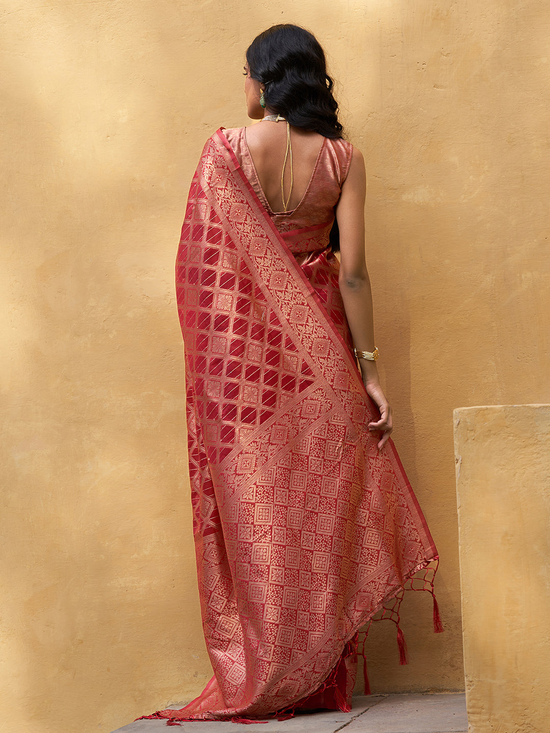 Red Organza Woven Ethnic Motifs Saree with Unstitched Blouse Piece
