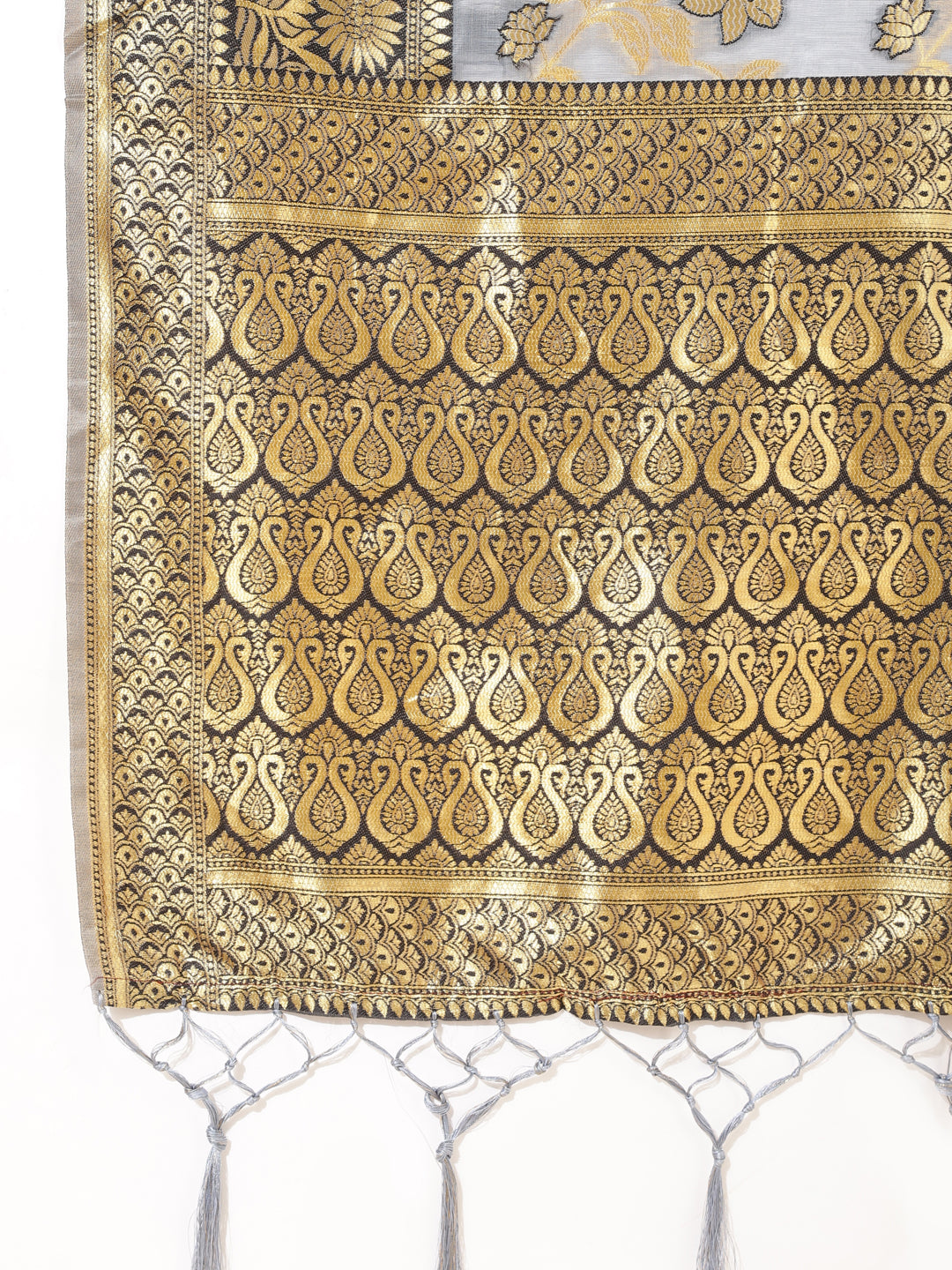 Grey Chanderi Silk Floral Saree with Unstitched Blouse Piece