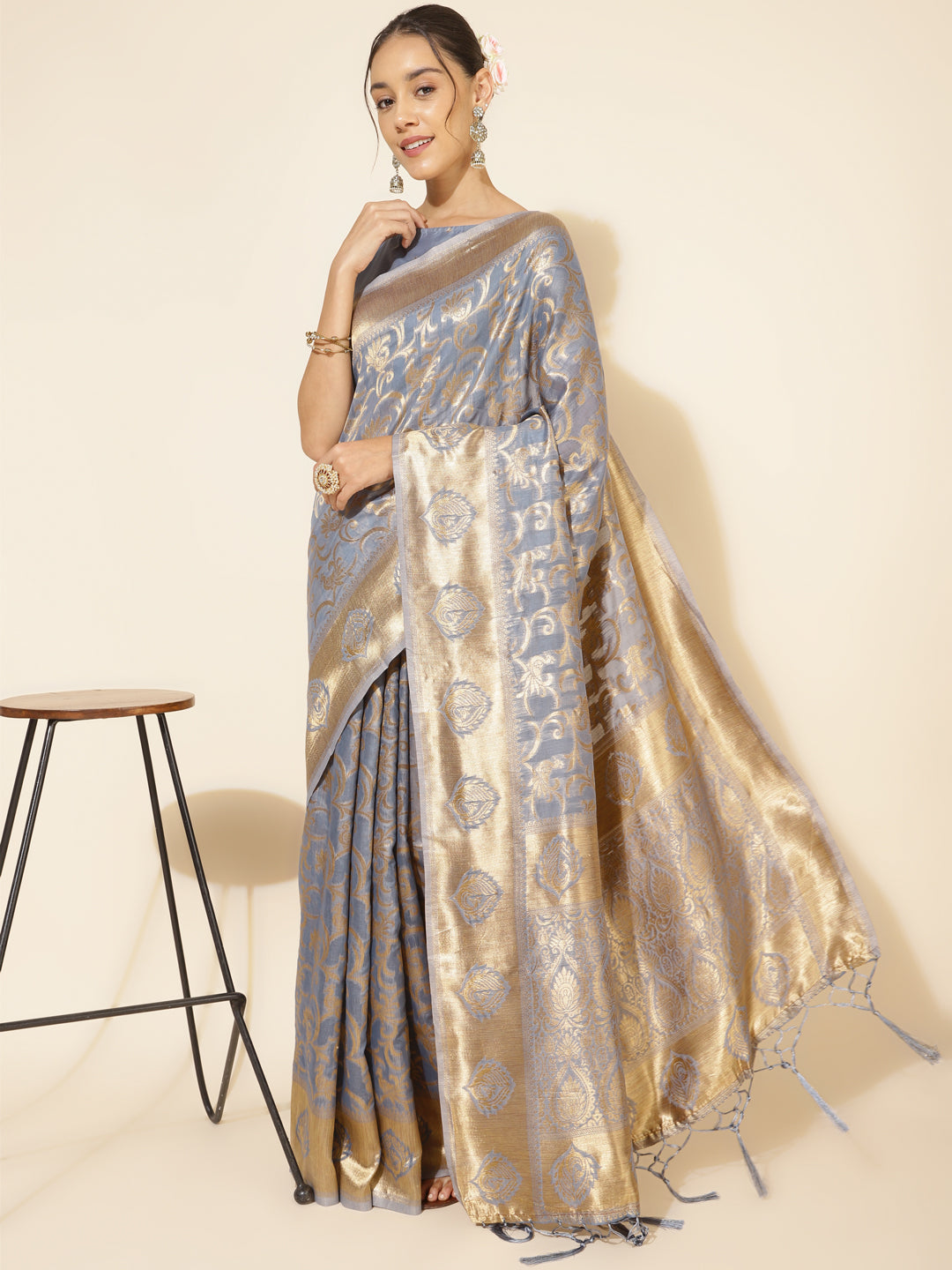 Grey Chanderi Silk Woven Ethnic Motifs Saree with Unstitched Blouse Piece