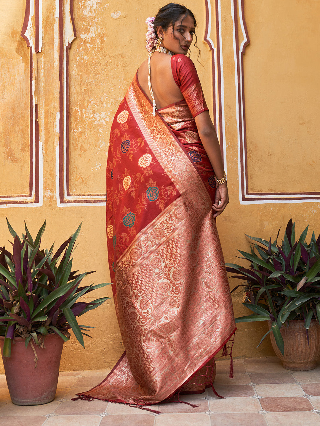 Red Banarasi Silk Floral Saree with Unstitched Blouse Piece