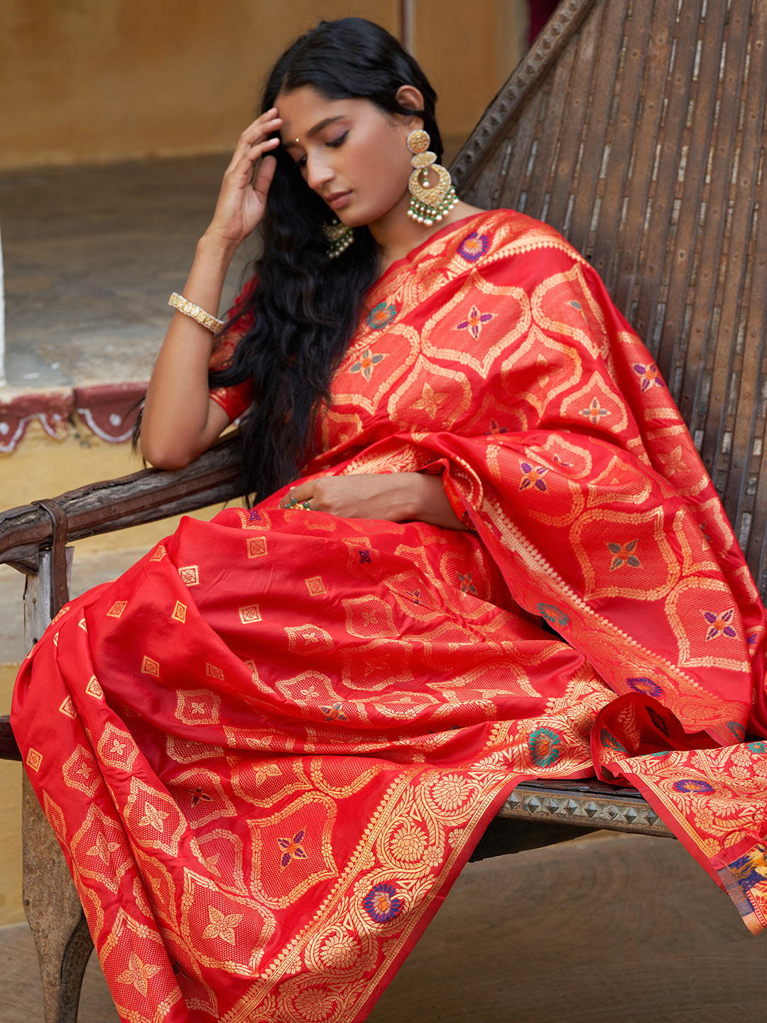 Red Banarasi Silk Ethnic Motifs Saree with Unstitched Blouse Piece