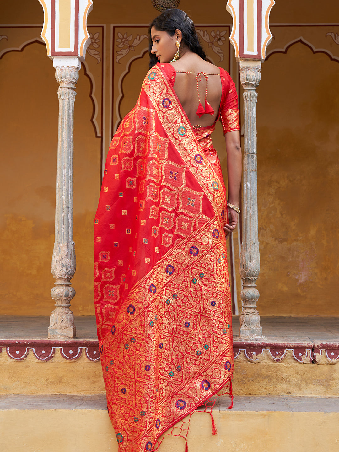 Red Banarasi Silk Ethnic Motifs Saree with Unstitched Blouse Piece