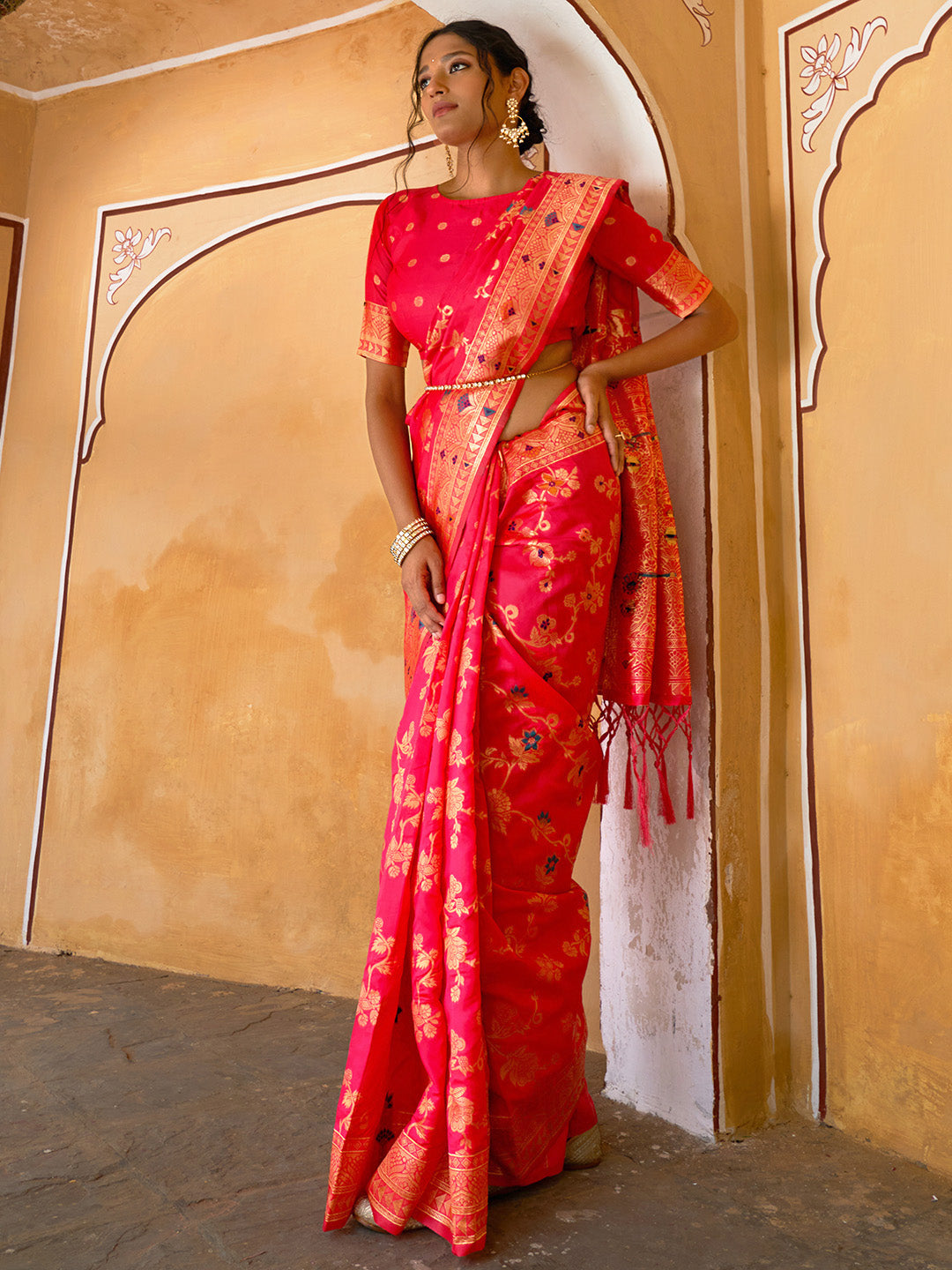 Pink Banarasi Silk Floral Saree with Unstitched Blouse Piece