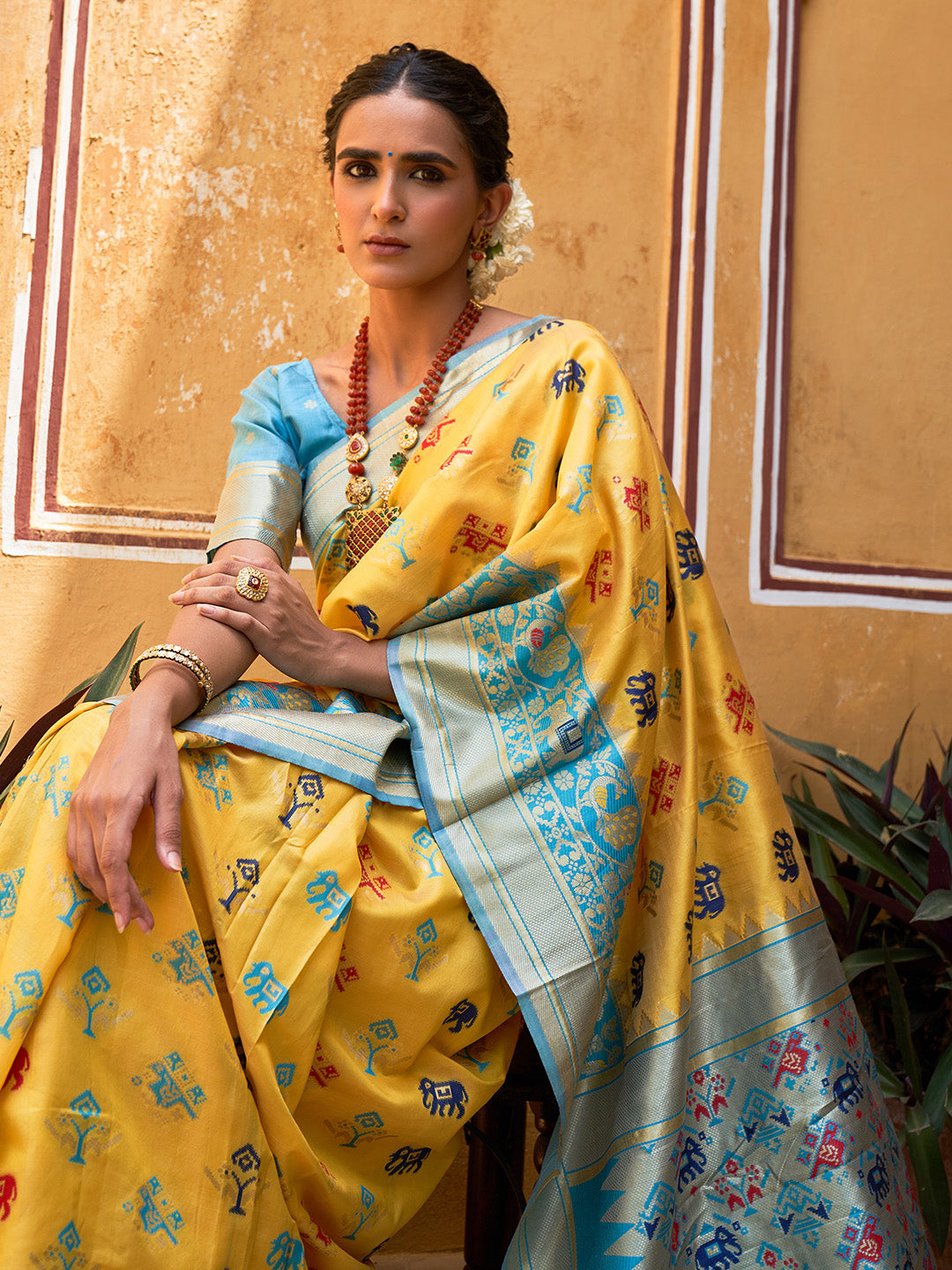 Yellow Cotton Silk Woven Ethnic Motifs Saree with Unstitched Blouse Piece
