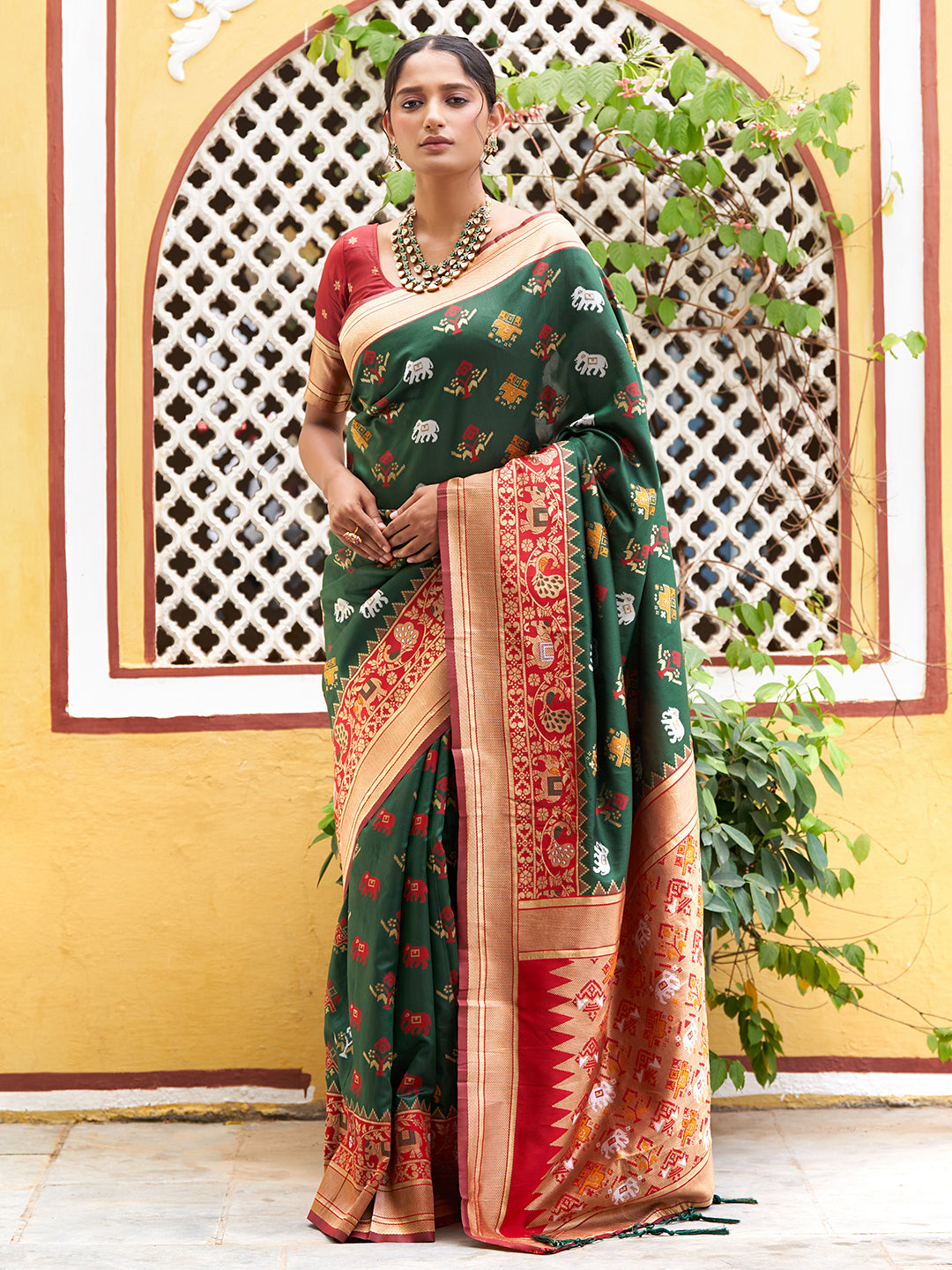 Green Cotton Silk Woven Ethnic Motifs Saree with Unstitched Blouse Piece