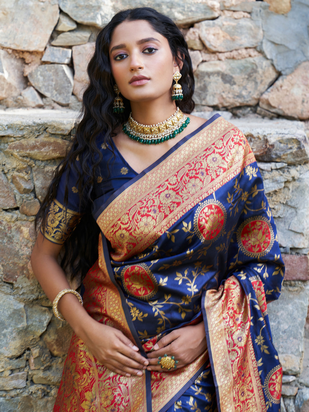 Navy Blue Silk Blend Woven Jaal Motif Saree with Unstitched Blouse Piece