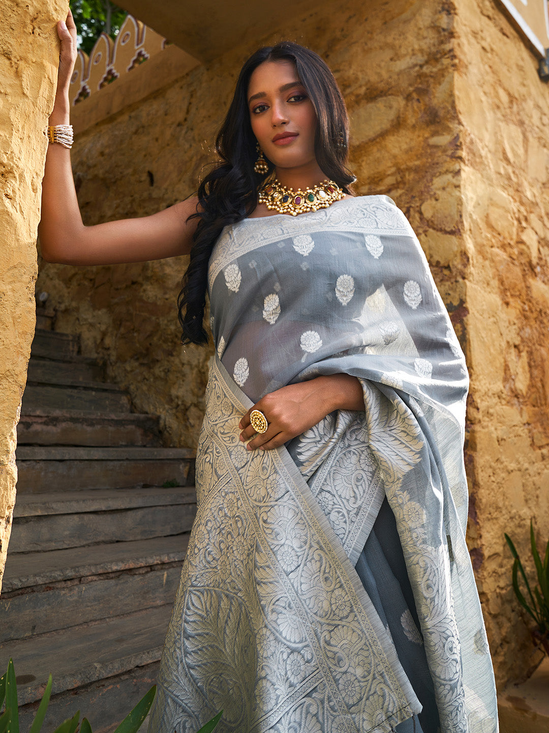Grey Linen Blend Woven Floral Design Saree with Unstitched Blouse Piece