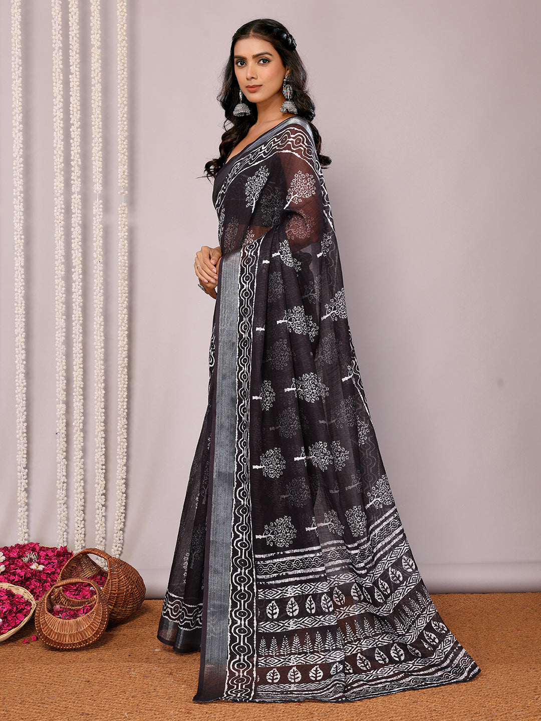 Black Linen Blend Floral Printed Daily Wear Saree with Blouse Piece