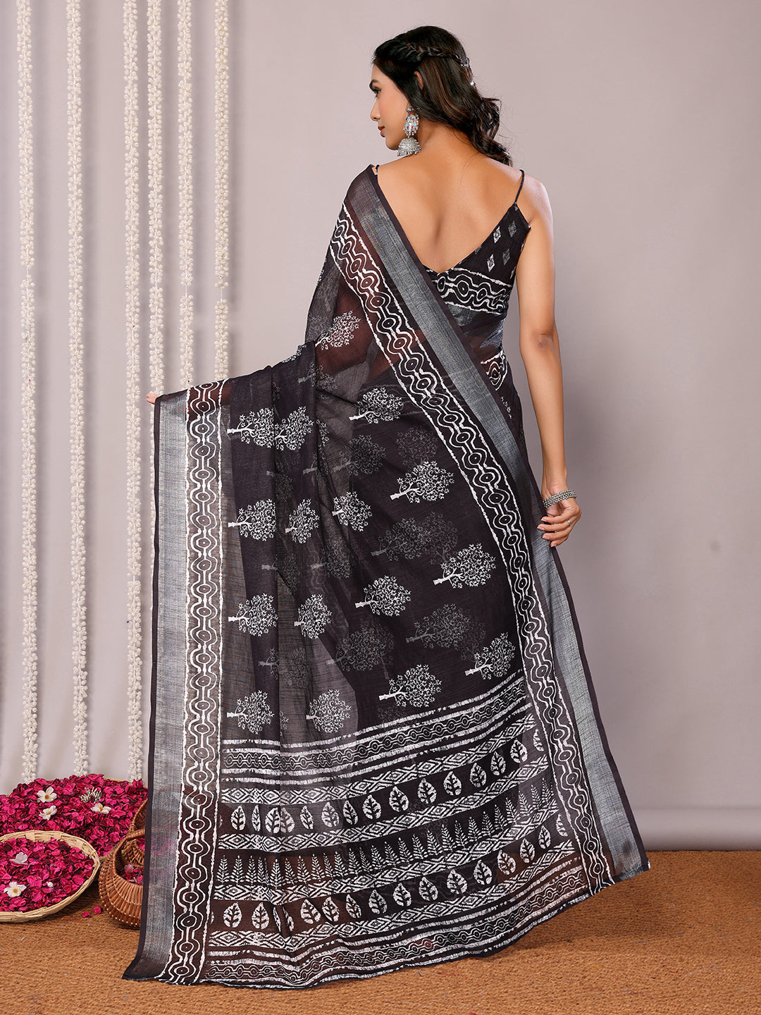 Black Linen Blend Floral Printed Daily Wear Saree with Blouse Piece