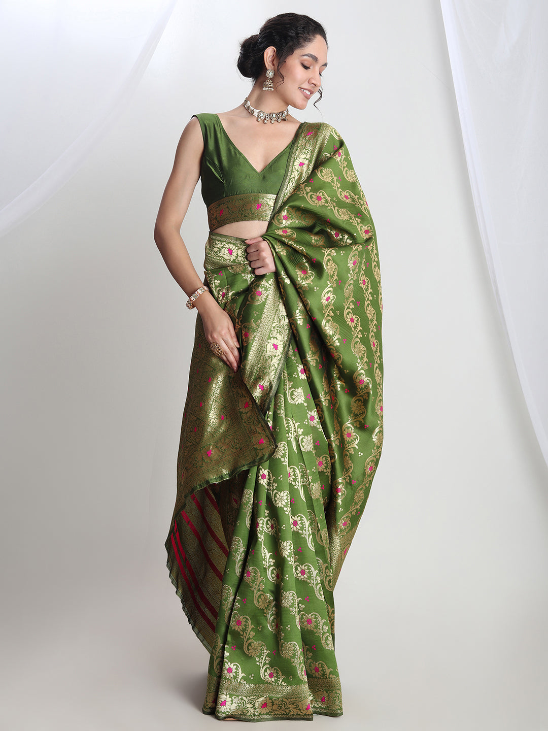 Janasya Women's Green Silk Blend Floral Woven Design Jacquard Saree with Blouse Piece