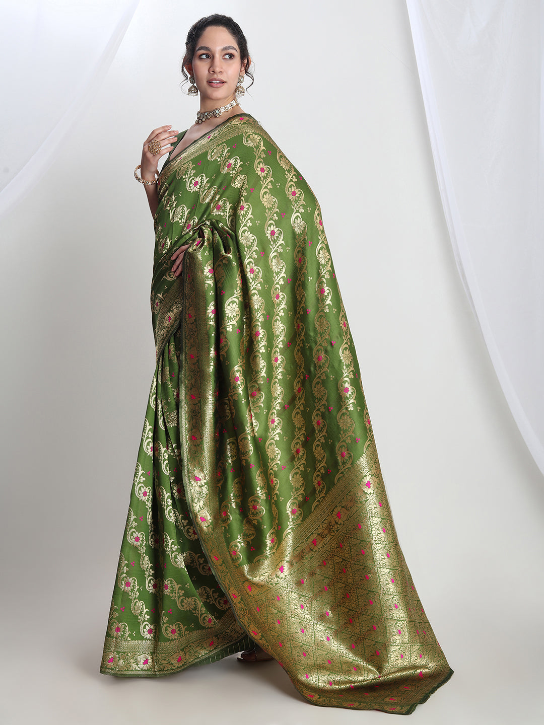 Janasya Women's Green Silk Blend Floral Woven Design Jacquard Saree with Blouse Piece