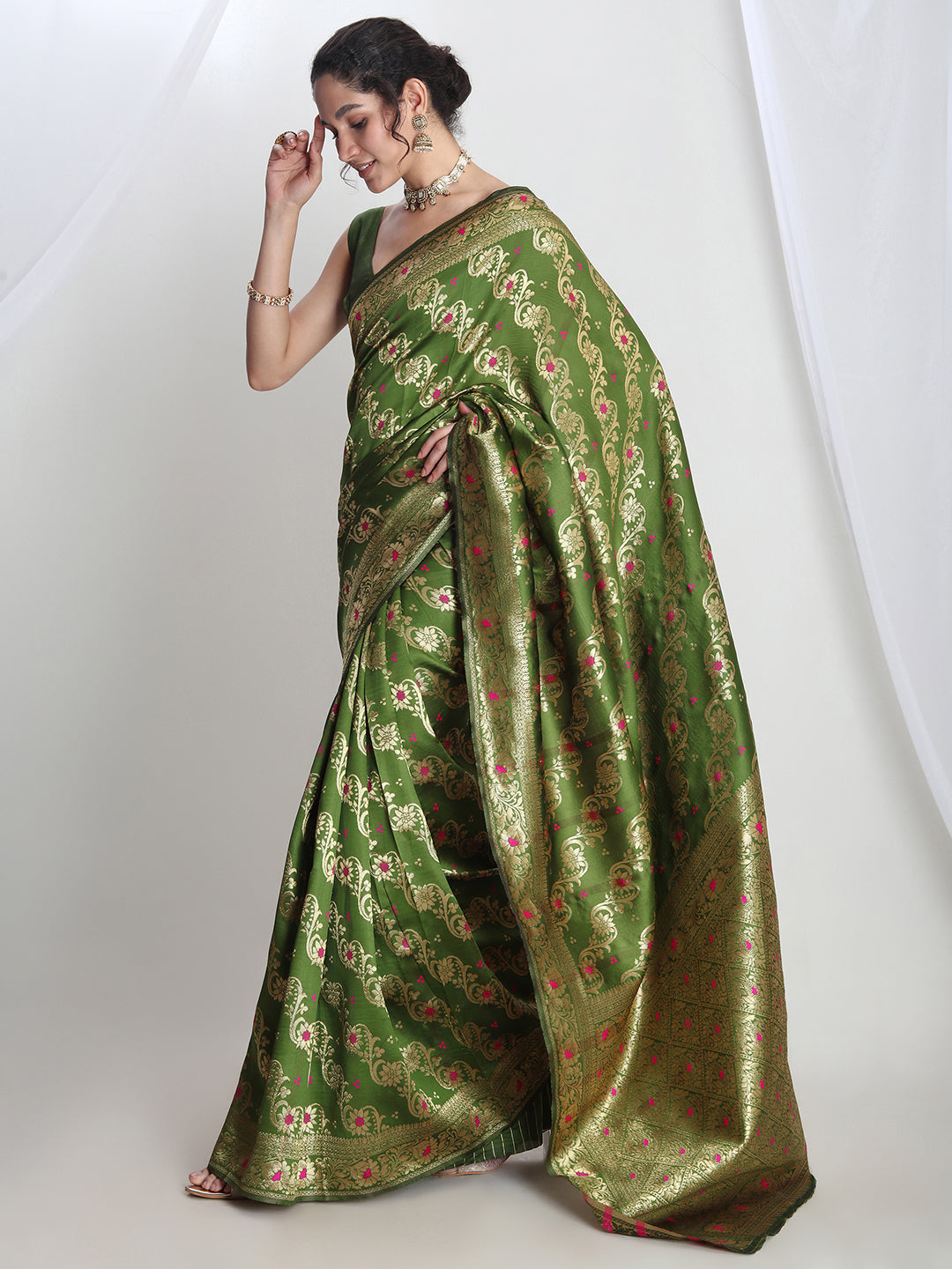 Janasya Women's Green Silk Blend Floral Woven Design Jacquard Saree with Blouse Piece