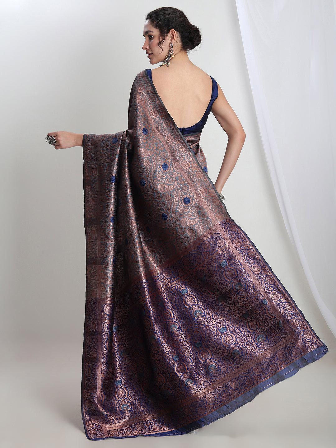 Janasya Women's Grey Silk Blend Floral Woven Design Jacquard Saree with Blouse Piece