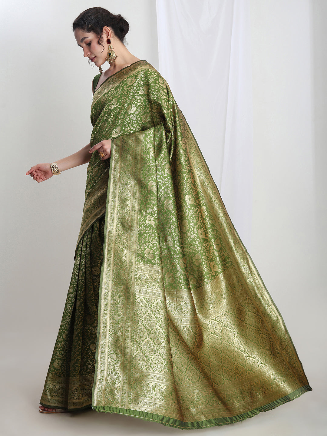 Janasya Women's Green Silk Blend Floral Woven Design Jacquard Saree with Blouse Piece