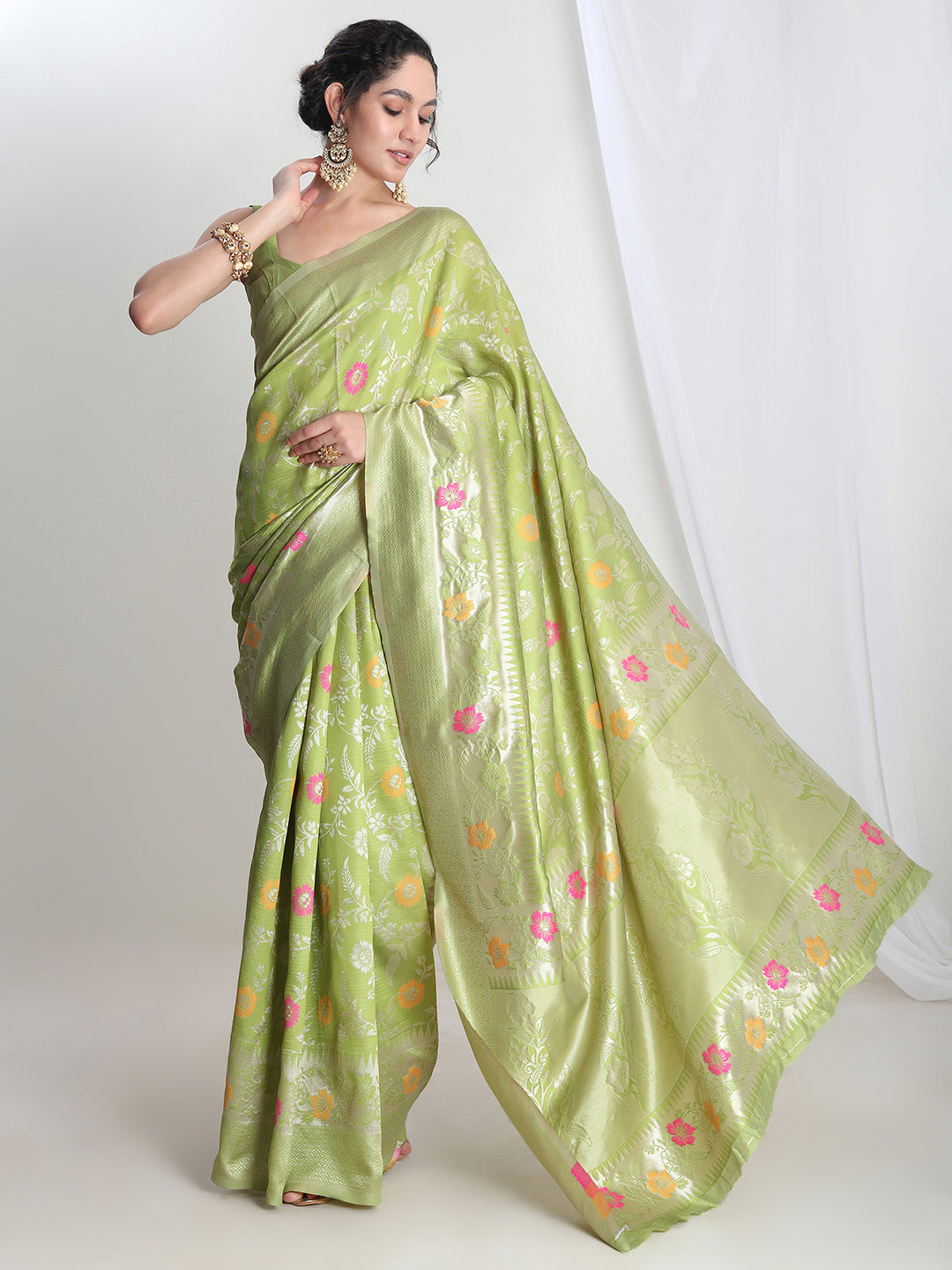 Janasya Women's Green Silk Blend Floral Woven Design Jacquard Saree with Blouse Piece
