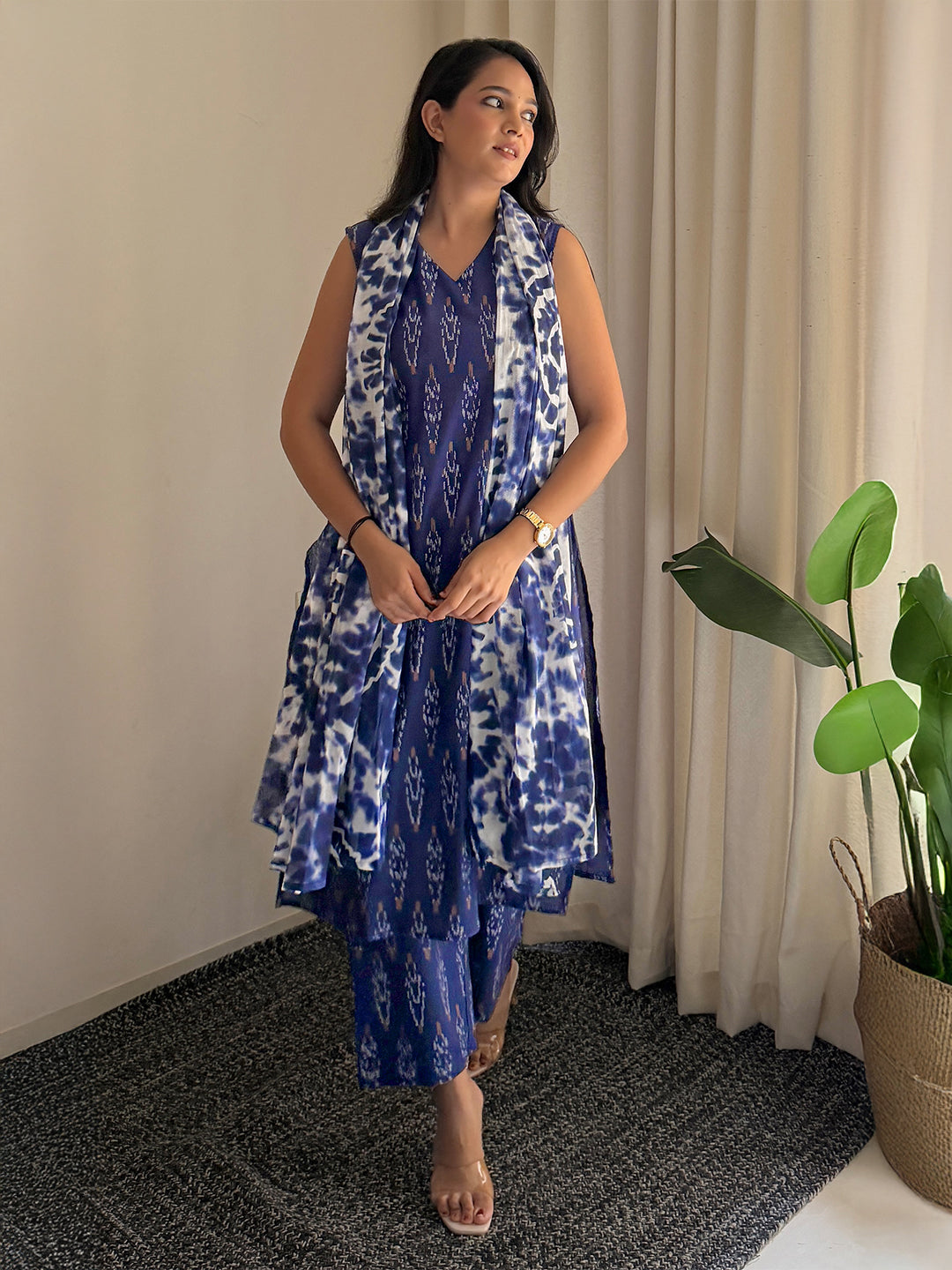 Janasya Women's Navy Blue Pure Cotton Ikkat Printed Straight Kurta Set