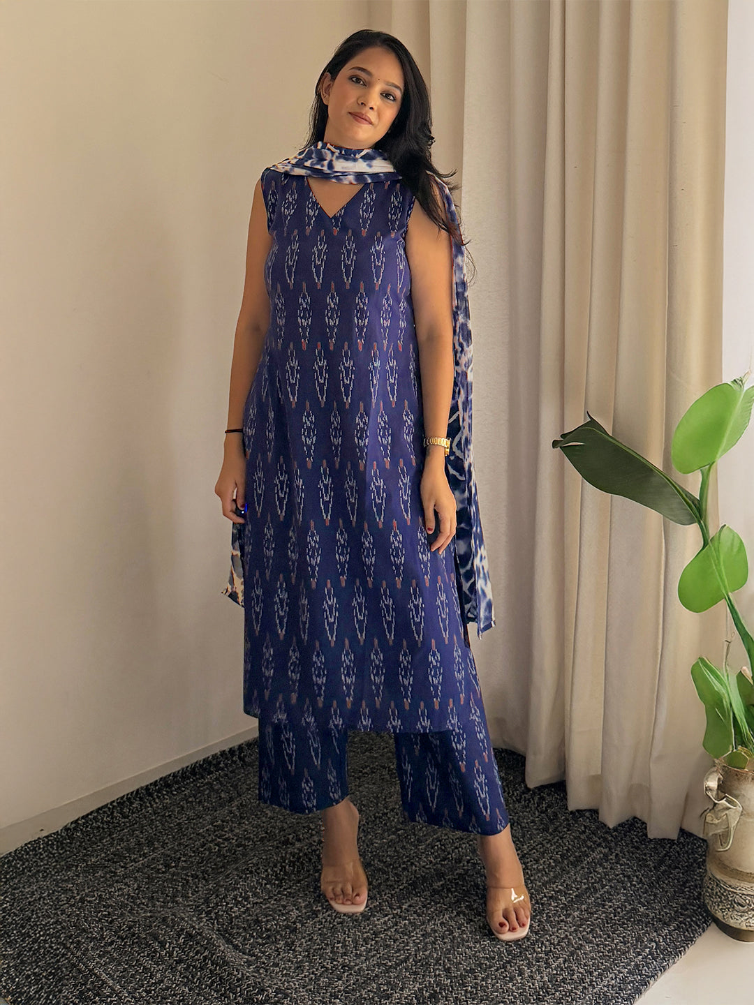Janasya Women's Navy Blue Pure Cotton Ikkat Printed Straight Kurta Set