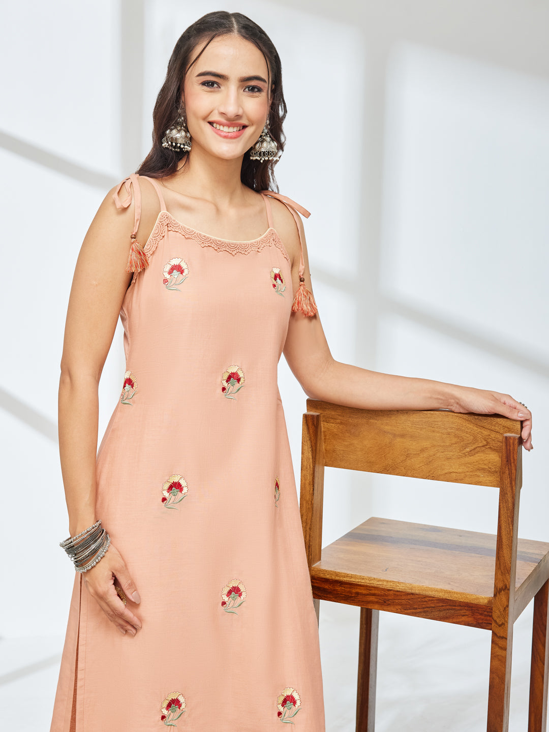 Janasya Women's Peach Pure Cotton Embroidered Straight Kurta With Pant Set