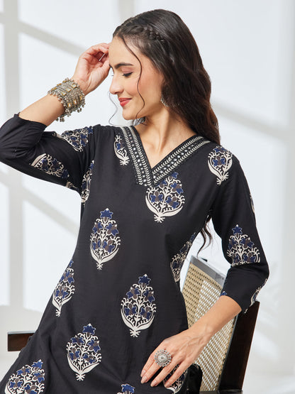 Janasya Women's Black Pure Cotton Ethnic Motifs Printed Straight Kurta With Pant Set