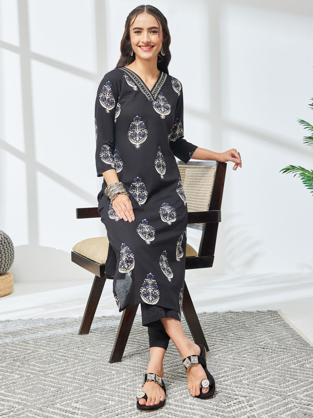 Janasya Women's Black Pure Cotton Ethnic Motifs Printed Straight Kurta With Pant Set