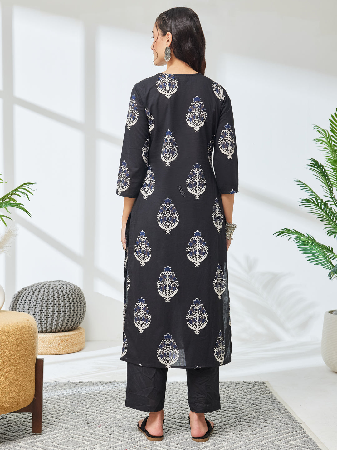 Janasya Women's Black Pure Cotton Ethnic Motifs Printed Straight Kurta With Pant Set