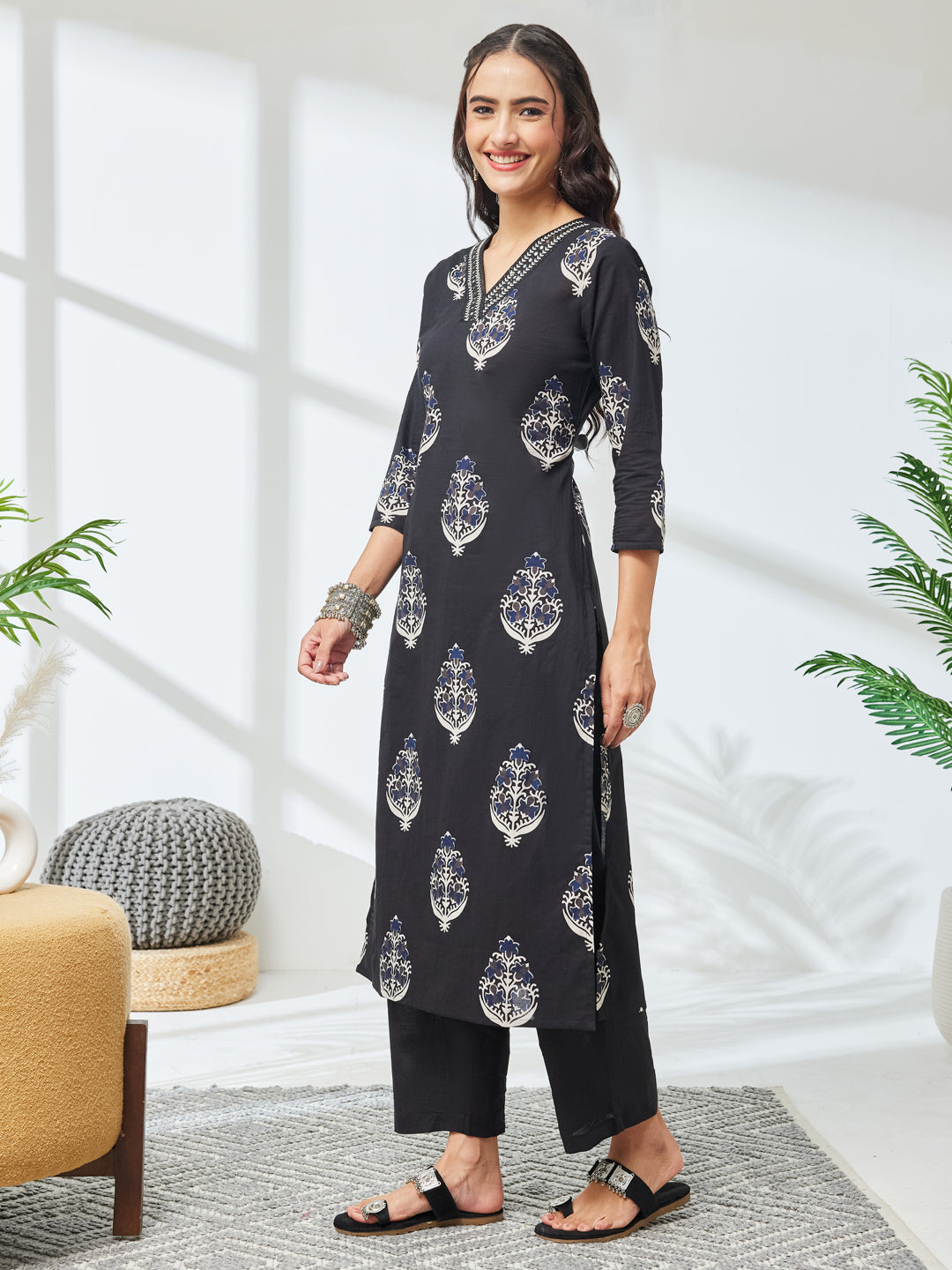 Janasya Women's Black Pure Cotton Ethnic Motifs Printed Straight Kurta With Pant Set