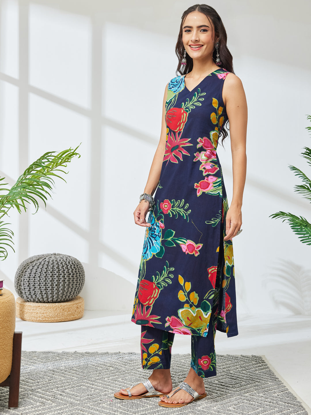 Janasya Women's Navy Blue Pure Cotton Floral Printed Straight Kurta With Pant Set