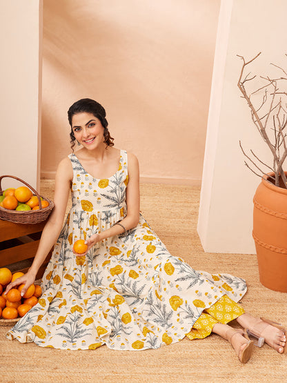 Janasya Women's Off White Pure Cotton Floral Printed Tiered Kurta Pant Set