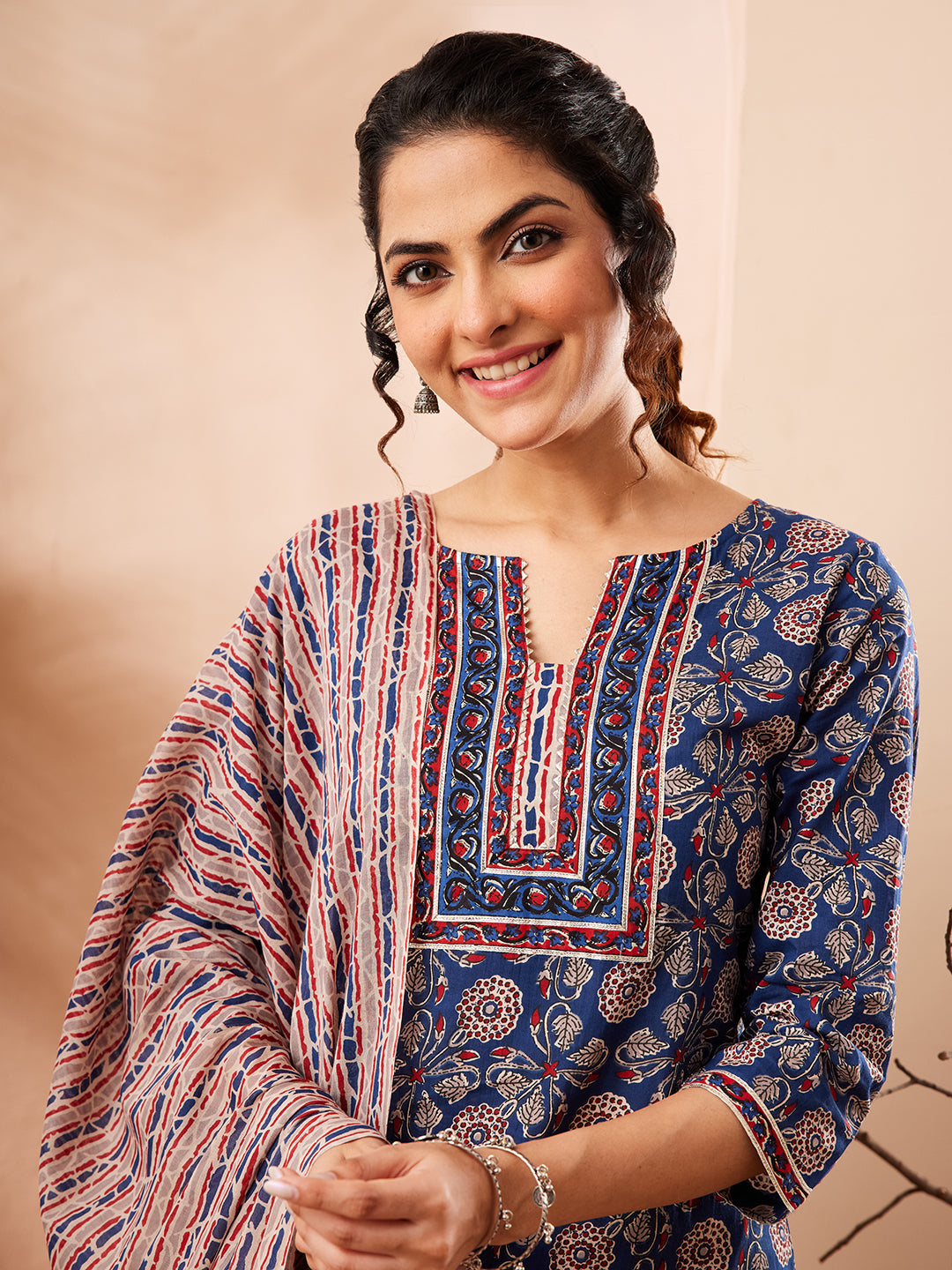 Janasya Women's Blue Pure Cotton Floral Printed Straight Kurta Set