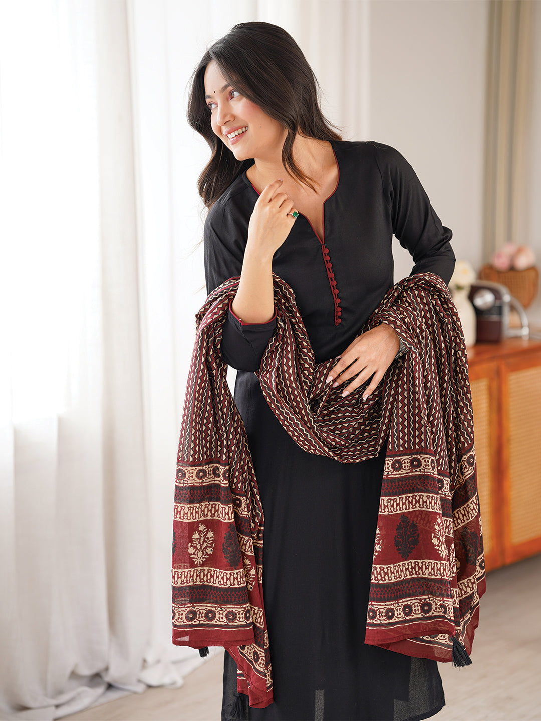 Janasya Women's Black Rayon Solid Straight Kurta Set With Printed Dupatta