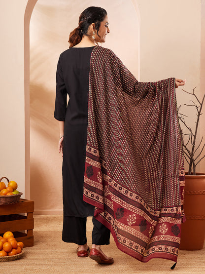 Janasya Women's Black Rayon Solid Straight Kurta Set With Printed Dupatta