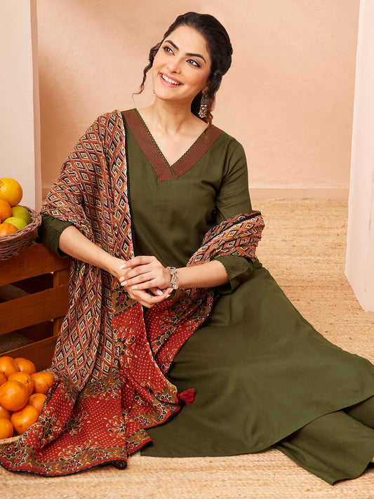 Janasya Women's Olive Green Rayon Slub Straight Kurta Set With Printed Dupatta