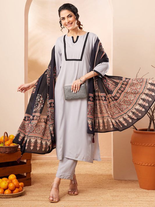 Janasya Women's Grey Rayon Solid Straight Kurta Set