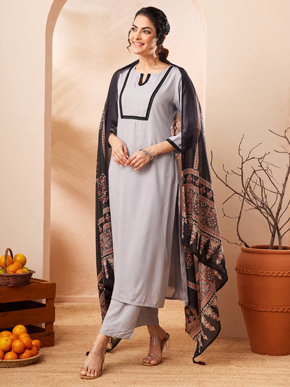 Janasya Women's Grey Rayon Solid Straight Kurta Set