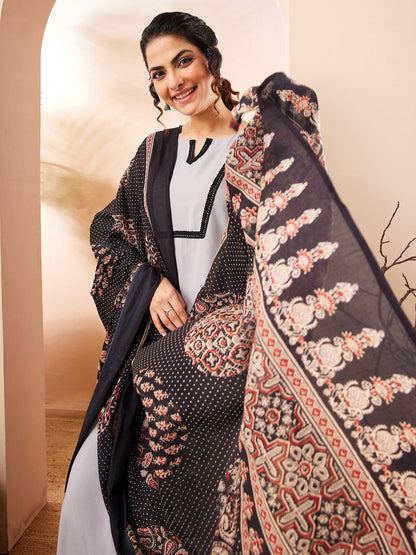 Janasya Women's Grey Rayon Solid Straight Kurta Set