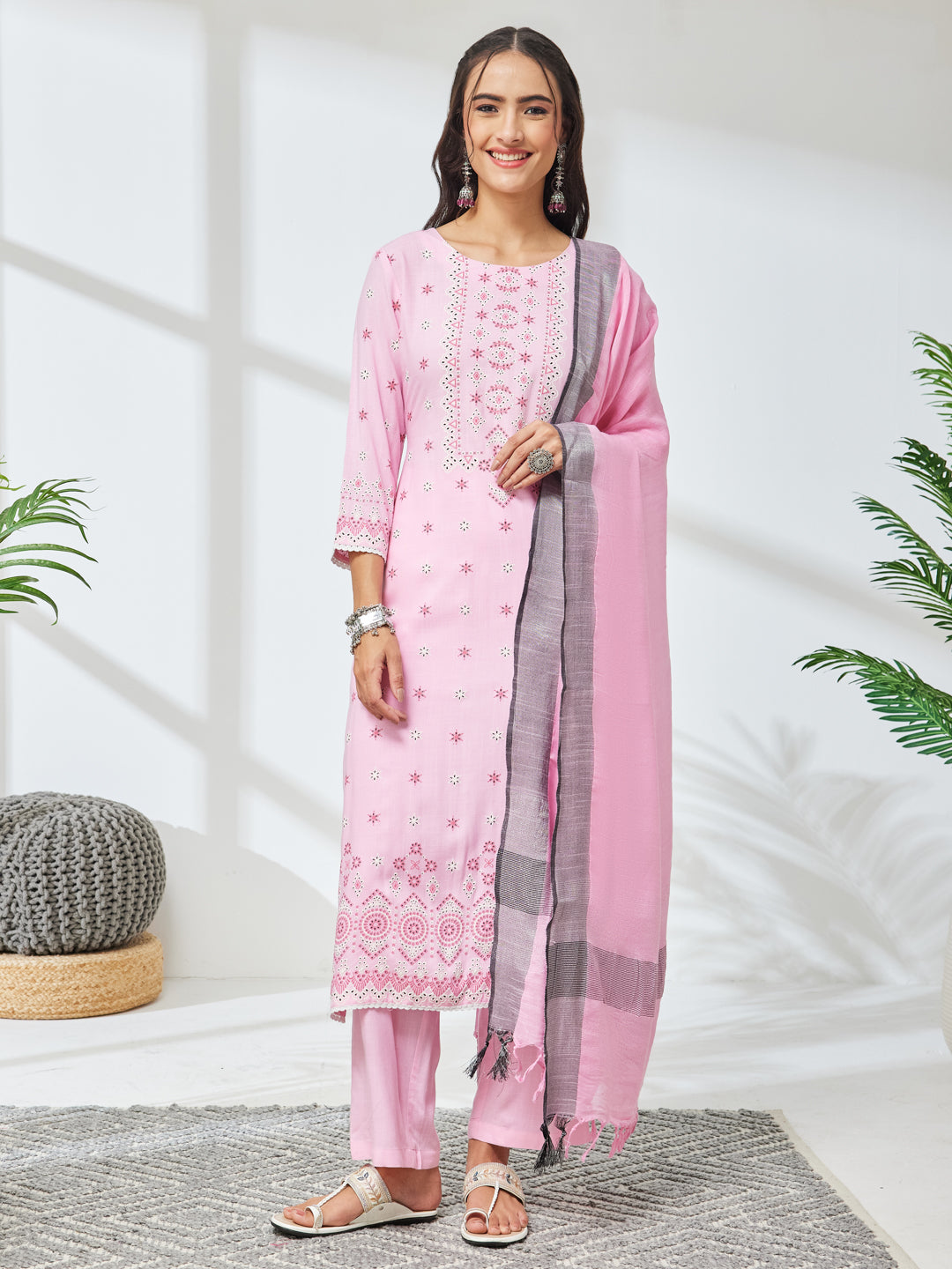 Janasya Women's Pink Rayon Floral Printed Straight Kurta Set