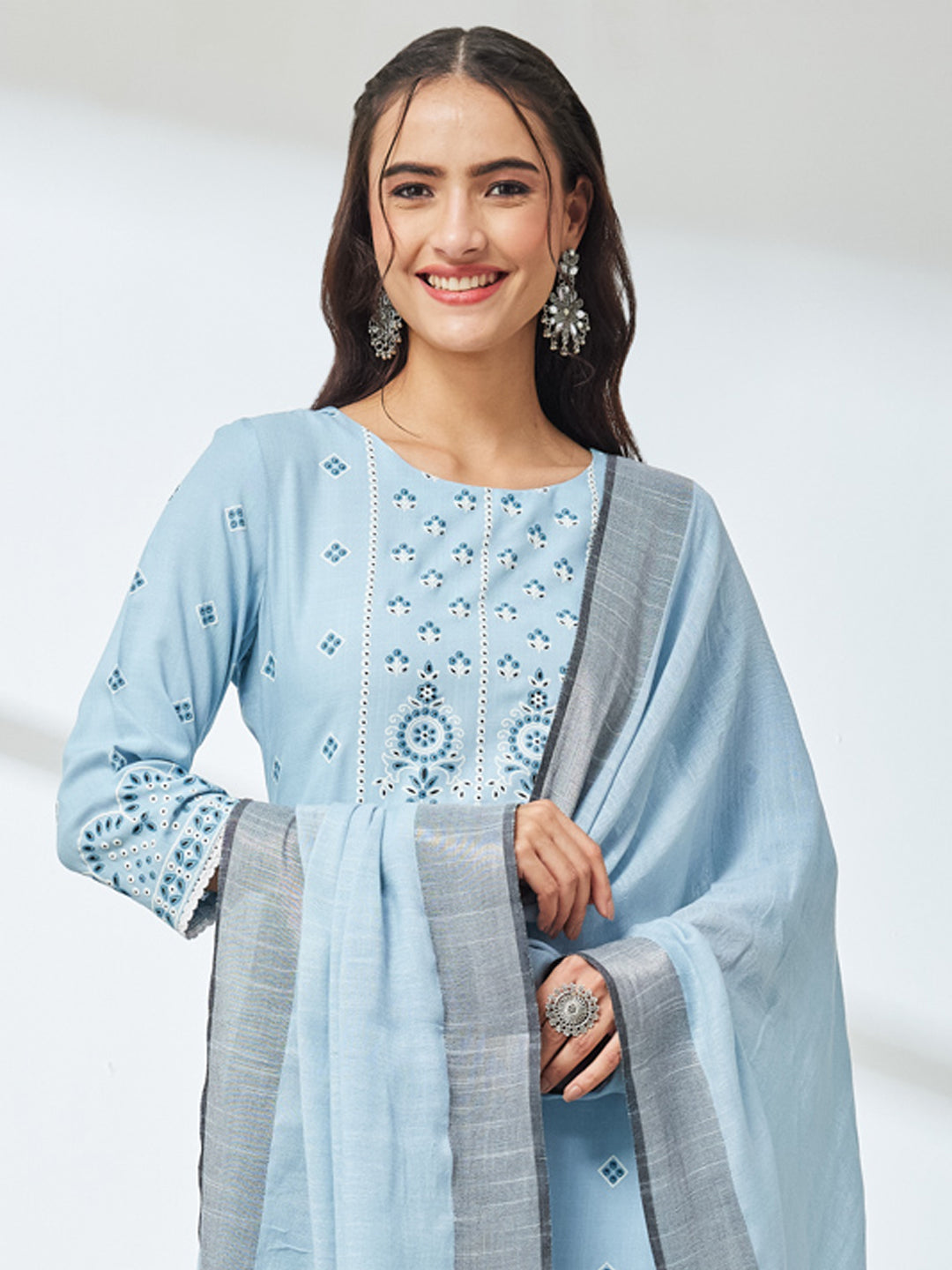 Janasya Women's Sky Blue Rayon Floral Printed Straight Kurta Set