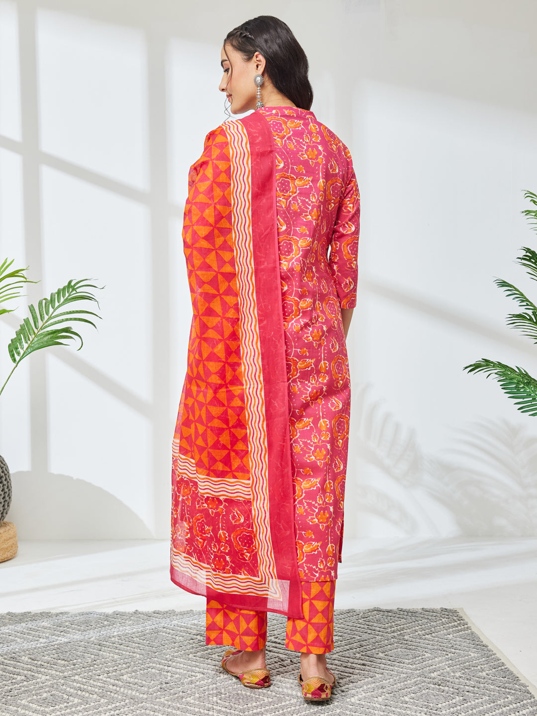 Janasya Women's Pink Pure Cotton Floral Printed Straight Kurta Set