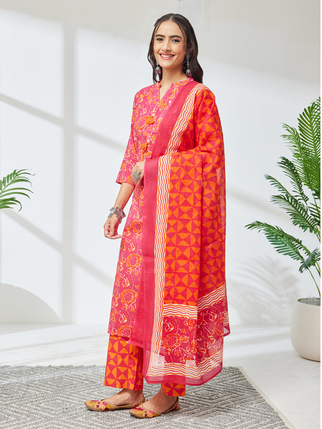 Janasya Women's Pink Pure Cotton Floral Printed Straight Kurta Set
